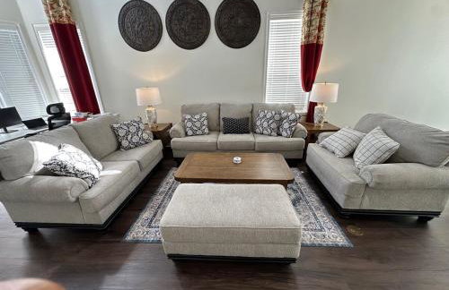 An Incredible Vacation Home with Saltwater Pool! - Foto 10