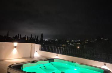 Villa With Jacuzzi and Panoramic Views in Prestigious El Rosario, Marbella - Foto 1