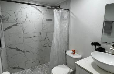 The Palm Stay Near SWF Airport laundry - Foto 6