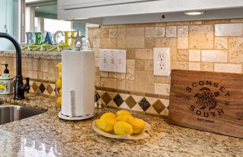 Sconset South 4BR Beach Escape! Deck, Bar, Games & Gulf Views - Foto 17