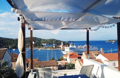 Casa Poquita Vis (Vis town center, seaview terrace) - Photo 1