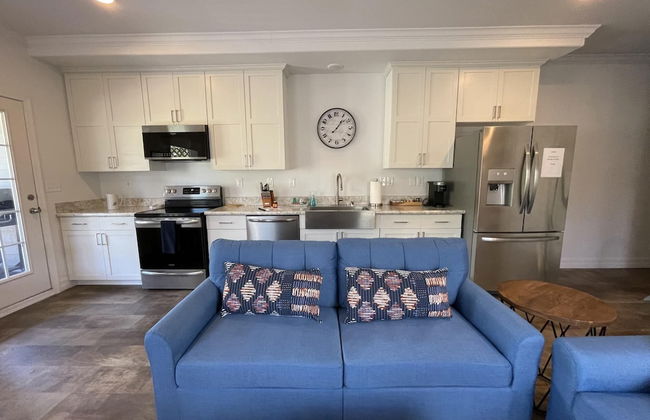 NEW 2bed 2bath With Creek and Open Spaces - Foto 3