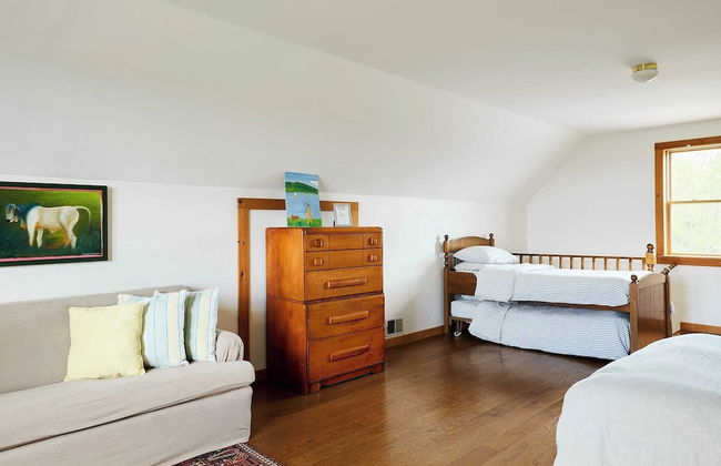 Mountain House & Cottage at Seminary Hill by Avantstay - Photo 13