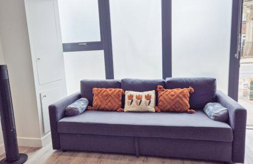 Promo Rate - Comfy Islington Studio Flat near Upper Street, Highbury & Angel Station with FREE WiFi by NourNest Apartments - Foto 9