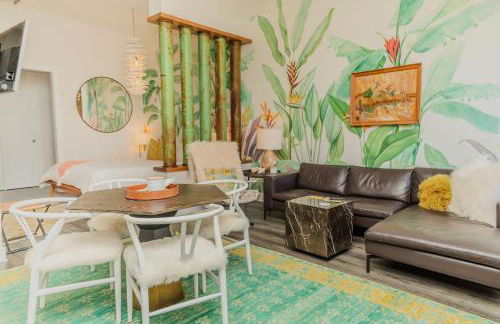 The Hive 106 Bees Knees - Photo 2