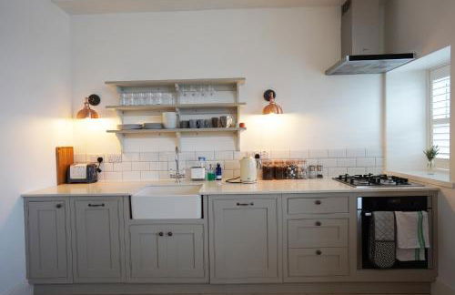 Beach house no2 with amazing sea views and private garden onto beach. - Foto 4