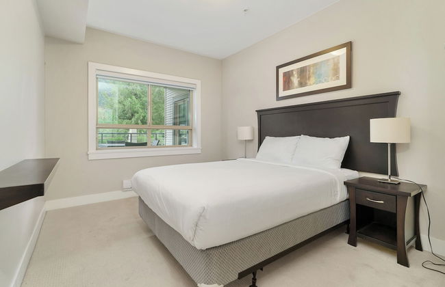 Opulent Oasis Exquisite 2Bedroom Retreat - Photo 2