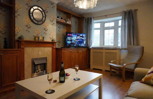 Captivating 4-bed House in Milton Keynes - Foto 31