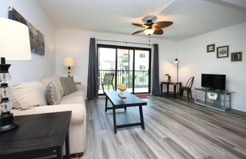 Cozy 1BR beachfront condo on Sanibel Island with stunning ocean views 3B2 - Photo 2
