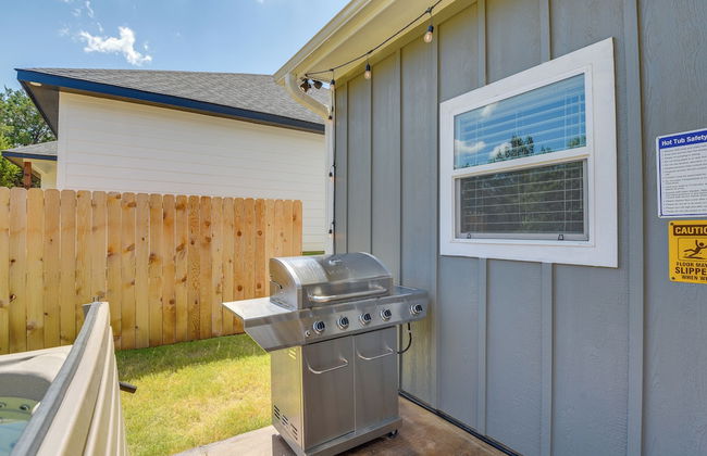 Hot Tub and Fire Pit! Cozy Granbury Escape Near Lake - Foto 53