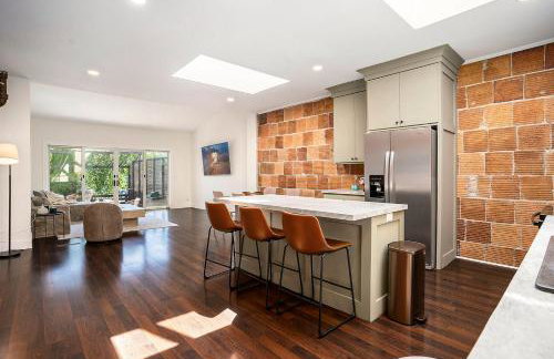 NEW Love Mi Getaway Loft with Deck on Washington Ave 110 - Foto 11
