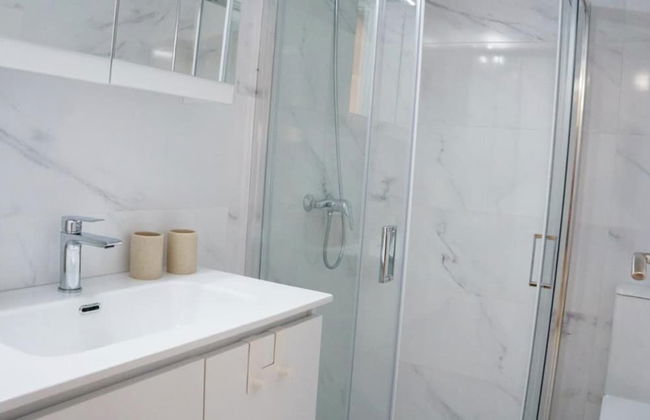 Loutraki Coastal Apartment Retreat - Foto 8