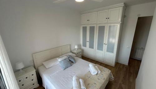 Frente al puerto y junto a la playa del Arenal - Foto 3