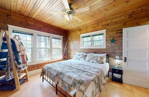 Flagpole Point - Photo 36