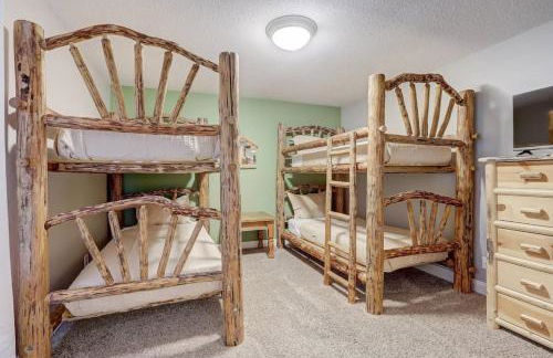 Sunrise Beach for Family Fun and Walk to Noahs Ark - Foto 13