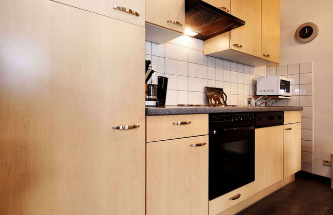 Lovely Holiday Home in Richelle With Barbecue - Photo 3