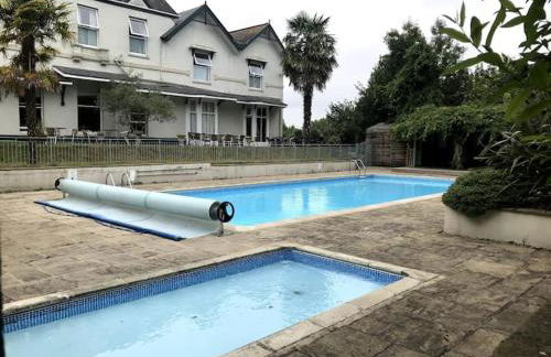 Self-catering studio in beautiful Charmouth - Photo 7