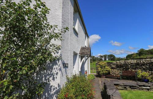 Ellis Howe - Photo 2