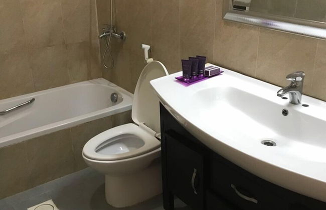 City Villa - Photo 15