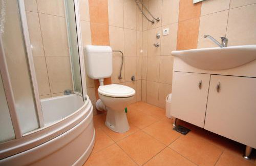 Apartments with a swimming pool Zakucac, Omis - 5954 - Photo 14