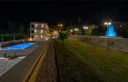 Queen Electra with pool and tennis court - Photo 31