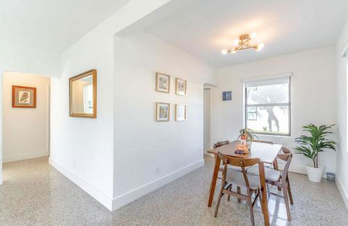 Renovated Apts with Kitchen, Fast WiFi, Smart TV, Roku & Pool Onsite 4 mi to Surfside Beach - Foto 22