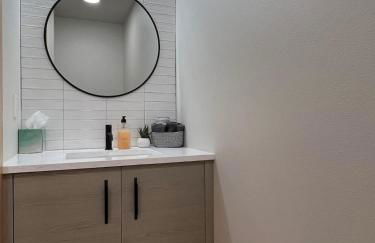 LUXE Hyak Retreat with Sauna, Hot Tub, Game Room, 6BR - Foto 50