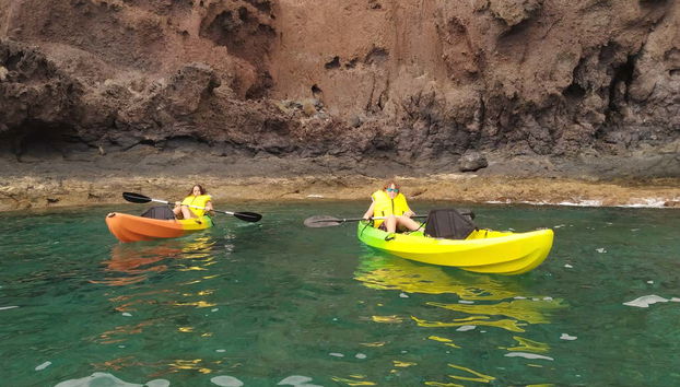 Remando por la costa de La Gomera