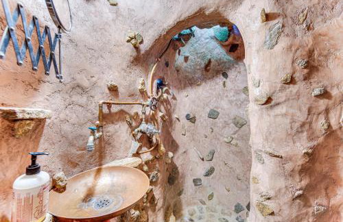 The Grotto - Unique Interactive Cave Experience - Foto 23