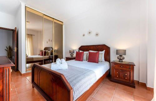 Peaceful 1 BDR Apartment W/ Balcony by LovelyStay - Foto 17