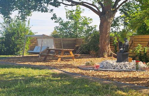 Gîte de charme 12 personnes près du Mans avec piscine chauffée - FR-1-410-381 - Photo 9