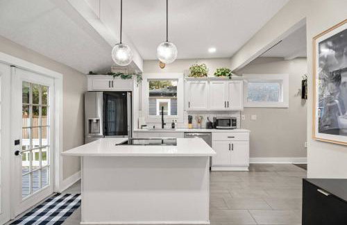 Historic 4BR Home centrally located in Riverside. - Foto 2