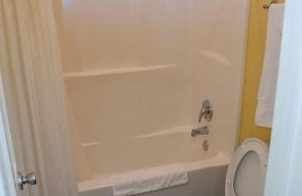 Tidy and Comfy 3BR, Balcony, WD, Free WiFi -E- - Foto 37