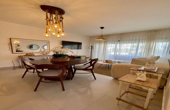 2BR Apartment With Balcony in cap Cana - Foto 1