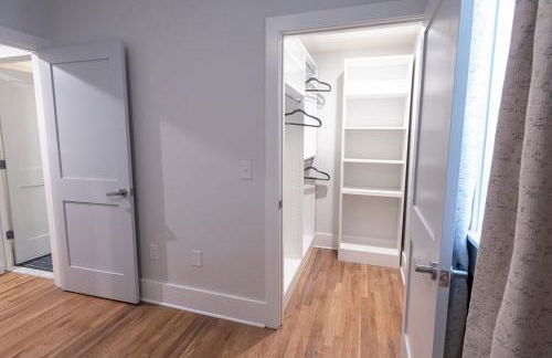 Spacious 2 bed 2 bath Downtown OTR condo minutes walk to the Reds Bengals stadium & more! - Foto 21