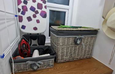 Luxury ApArt Gallery Apartment 1 Near River & Free Parking - Foto 25