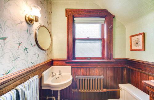 2 Mi to Lake Erie Spacious Retreat Near Cafes! - Foto 12