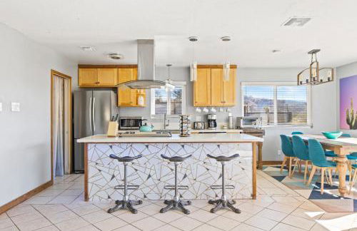 Neon Moon An Elevated Experience w Pool and Spa - Foto 40