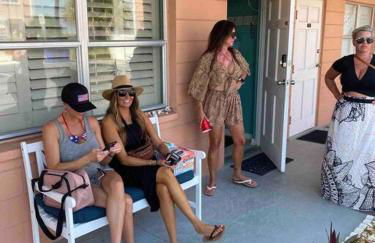 Beachfront Condo On Quiet Treasure Island- 1 Bed - Photo 45