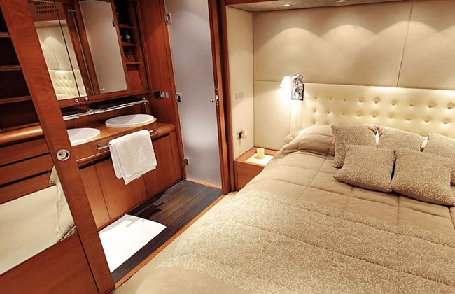 Italy Luxury Yacht Charter - Photo 32