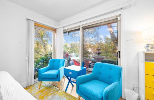 Nature-Inspired Stay with Pool, Fire Pits and More - Foto 48