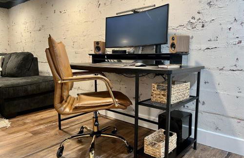 Modern 2BR Cabin w Hot Tub Near Wine Trail - Photo 8