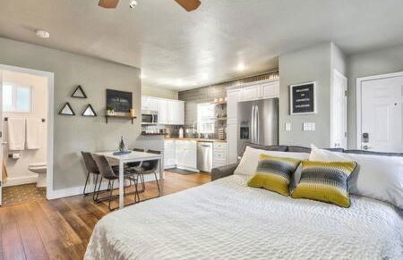 Vibrant Watermelon - Hot Tub, BBQ-Grill, King-Bed, Backyard, Parking - Foto 23