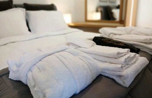 Aelia Luxury Properties - Executive Apartment - Photo 11