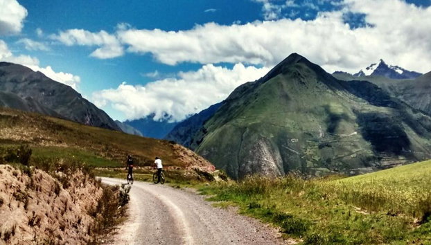 Tour privado en bicicleta a Maras y Pachar con degustación en una cervecería artesanal - Foto 3