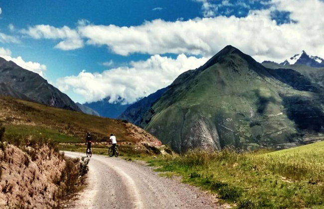 Tour privado en bicicleta a Maras y Pachar con degustación en una cervecería artesanal - Foto 3
