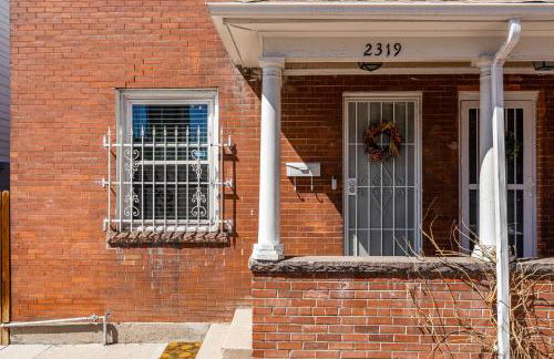 HOT TUB Firepit Pool Table Patio Cozy Downtown Denver - Foto 16