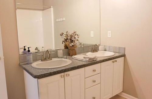 Golf Oasis Sleeps 22! Hot tub Firepit Gym Pool - Foto 24