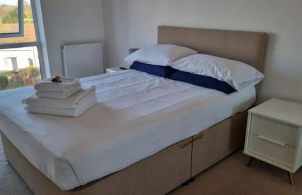 Modern 2 bed flat with balcony - Foto 2