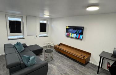 Luxus-Apartment im Herzen von Ludwigsburg - - WLAN - Klima - 24h Check-In - Waschmaschine - Terrasse - 200m vom Schloss und vom Ludwigsburger Marktplatz - - - Foto 5